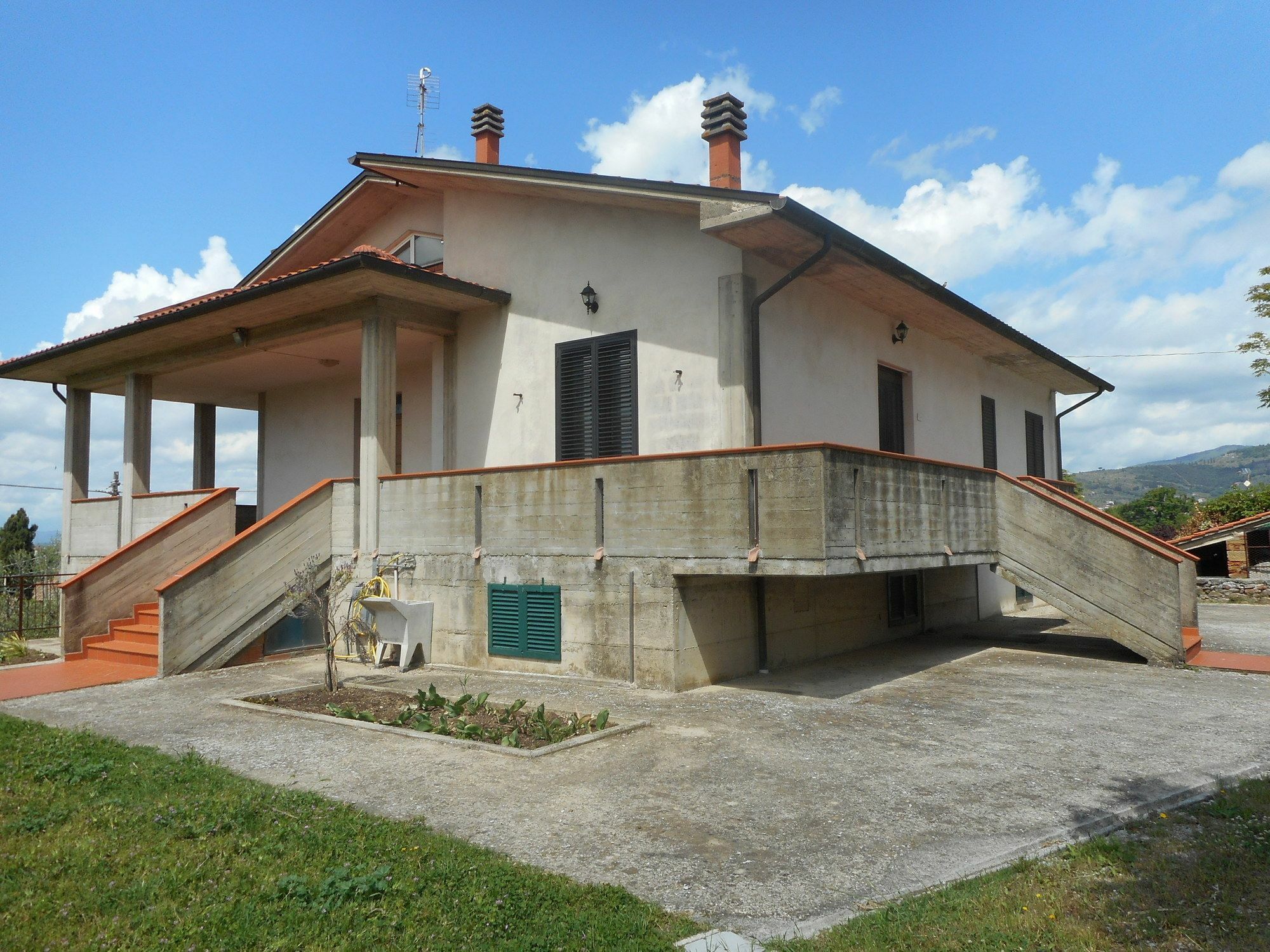 Poggio Fiorito Apartment คาสติญโญน ฟิโอเรนทิโน ภายนอก รูปภาพ