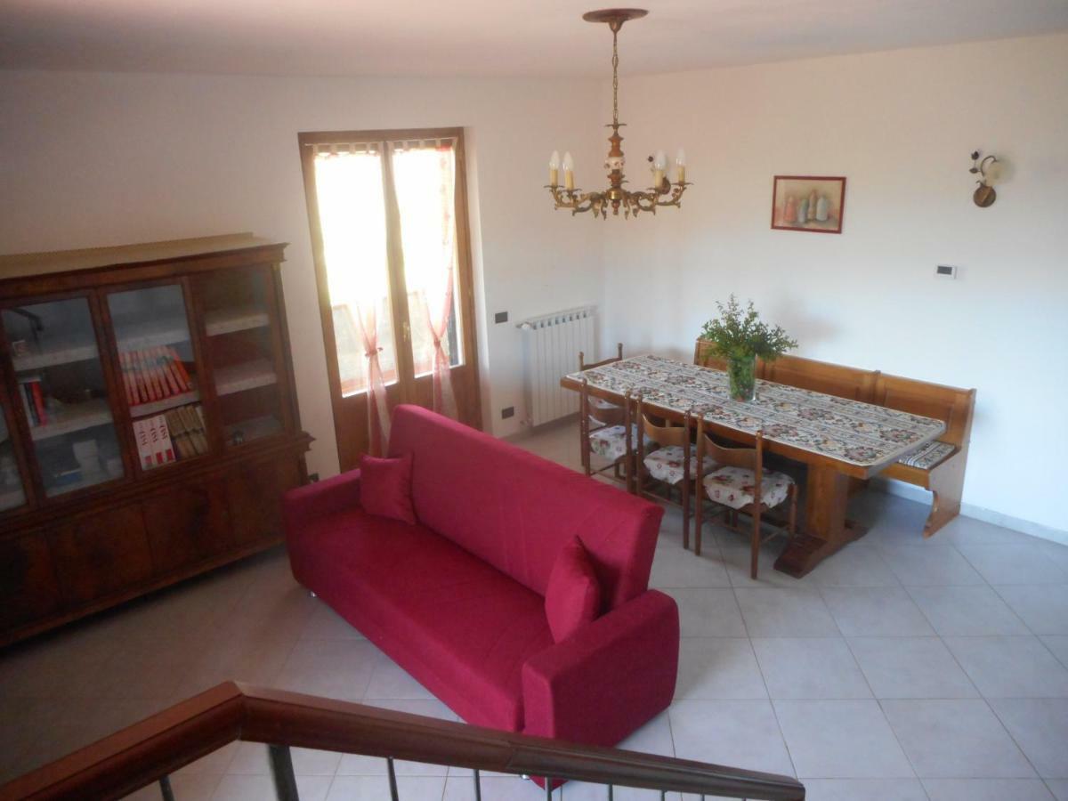 Poggio Fiorito Apartment คาสติญโญน ฟิโอเรนทิโน ภายนอก รูปภาพ