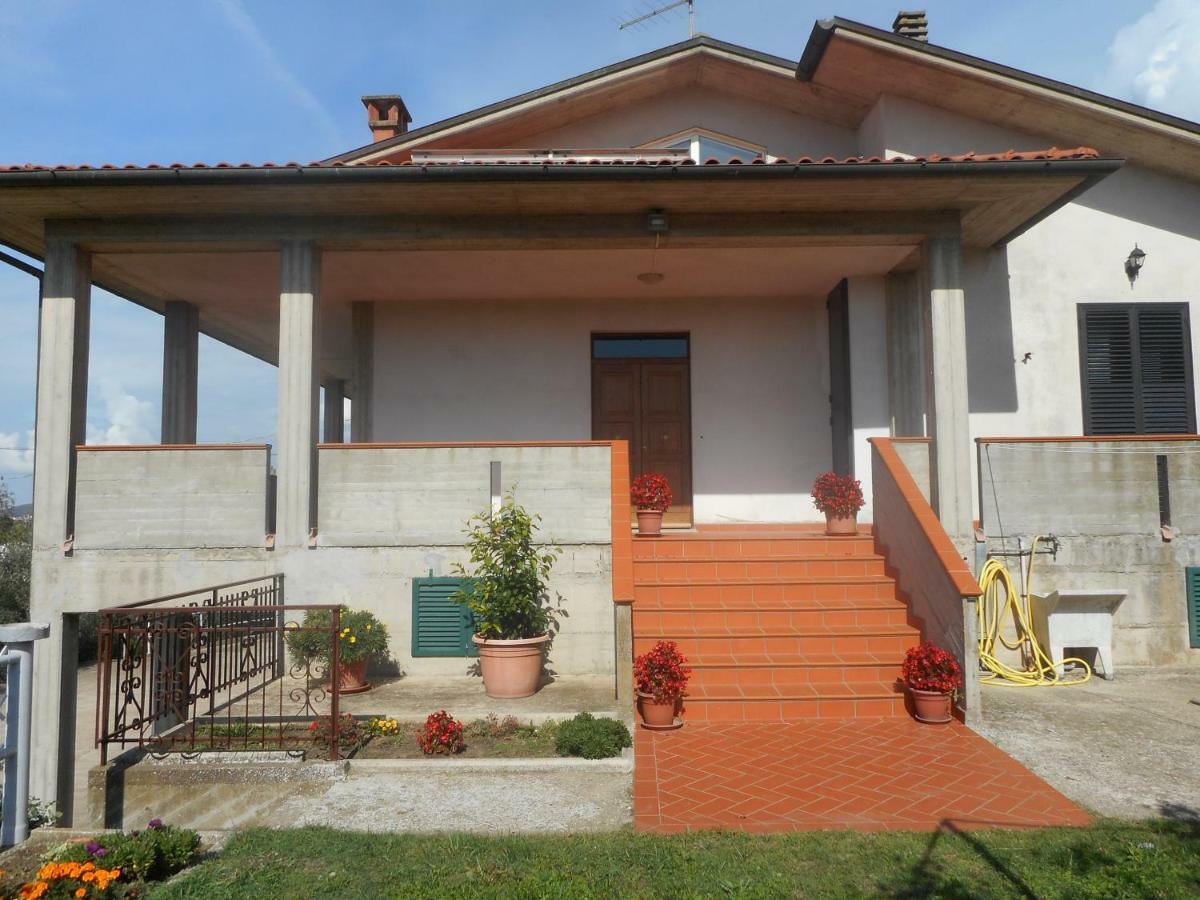 Poggio Fiorito Apartment คาสติญโญน ฟิโอเรนทิโน ภายนอก รูปภาพ