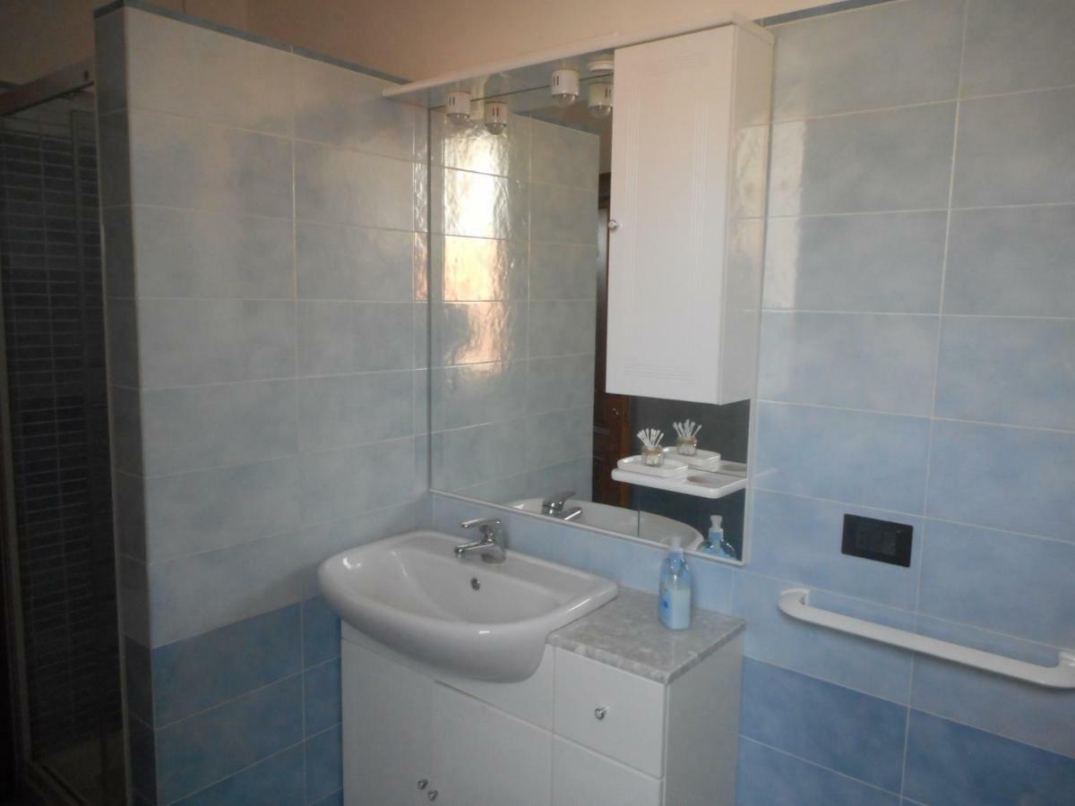 Poggio Fiorito Apartment คาสติญโญน ฟิโอเรนทิโน ภายนอก รูปภาพ