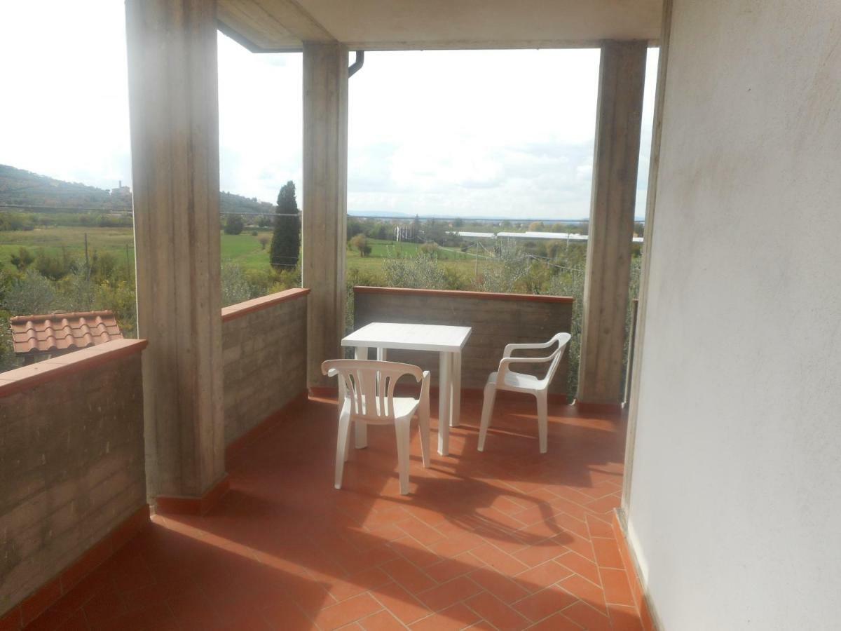 Poggio Fiorito Apartment คาสติญโญน ฟิโอเรนทิโน ภายนอก รูปภาพ