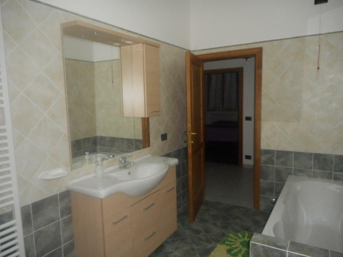 Poggio Fiorito Apartment คาสติญโญน ฟิโอเรนทิโน ภายนอก รูปภาพ