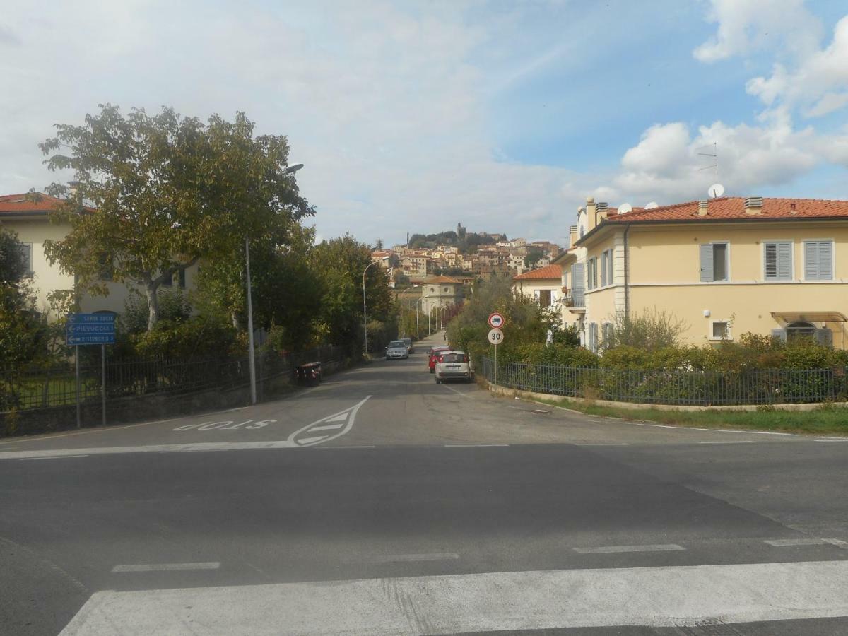 Poggio Fiorito Apartment คาสติญโญน ฟิโอเรนทิโน ภายนอก รูปภาพ